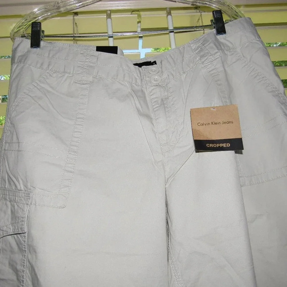 NWT CALVIN KLEIN JEANS Cropped Pants Size 16 - Picture 2 of 5